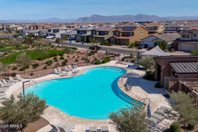 Building Photo - 10812 E Tesla Ave