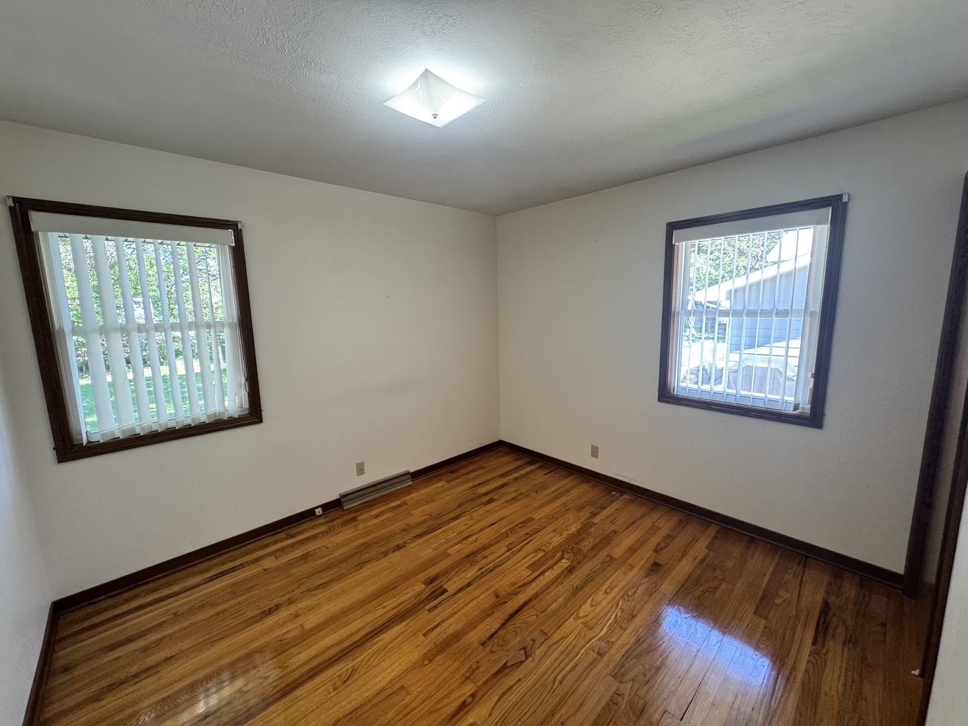 Building Photo - 860 3rd St