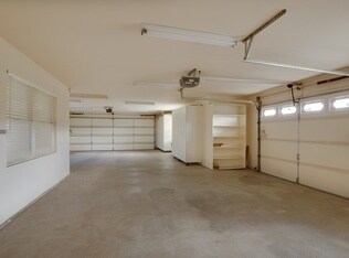 Building Photo - Classy Home in Prestigious Village Collection