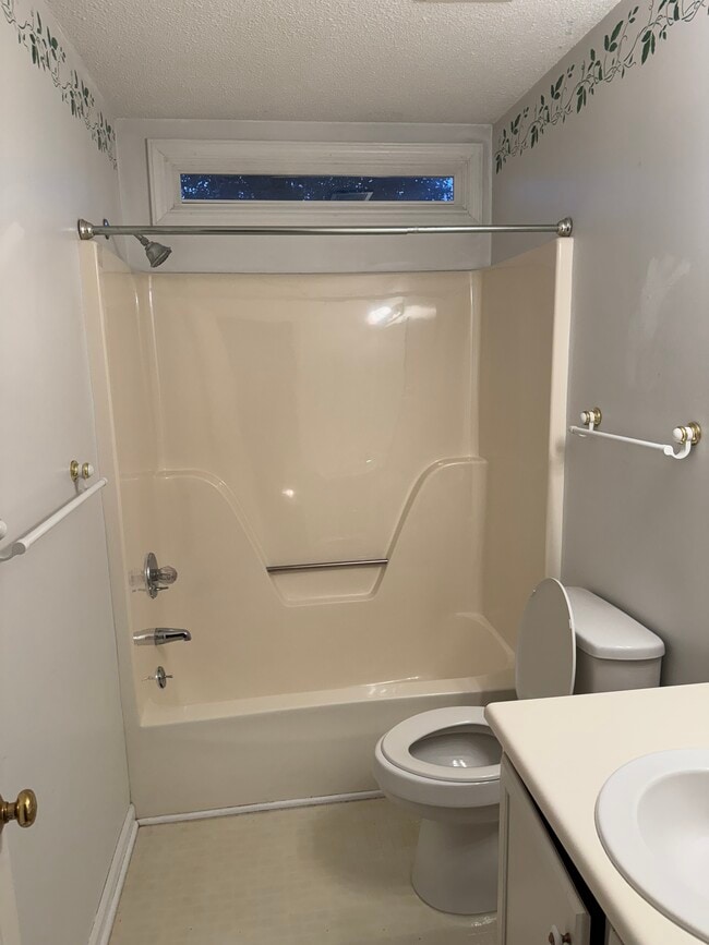 Building Photo - 4712 Worthington Ln