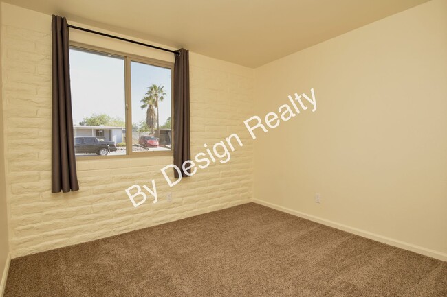 Building Photo - Pristine Remodeled Olive Grove 4 Bedroom 2...