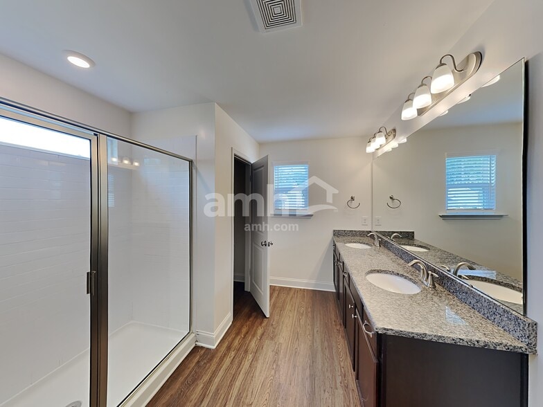 Building Photo - 194 Pullen Dr