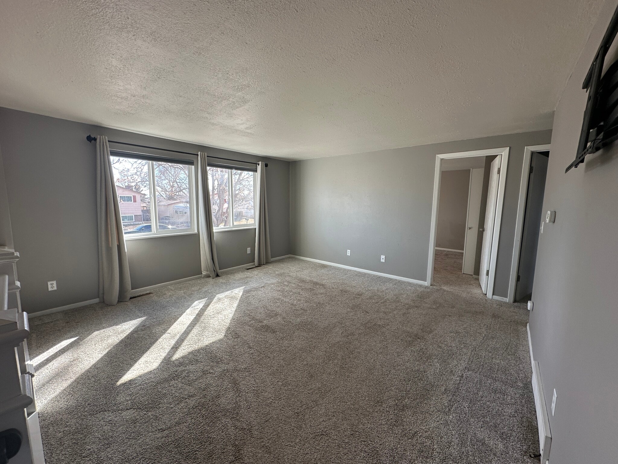 Building Photo - 495 Avenida del Cielo