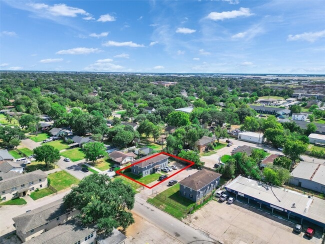 Building Photo - 7626 Pecan Villas Dr