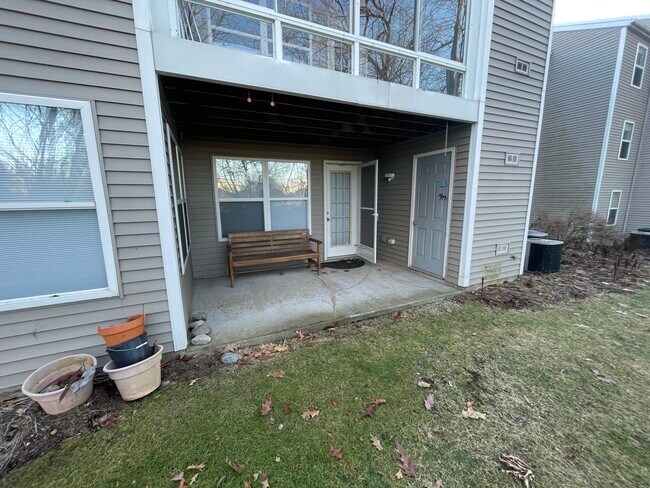 Building Photo - 3029 Poplar Creek Dr SE