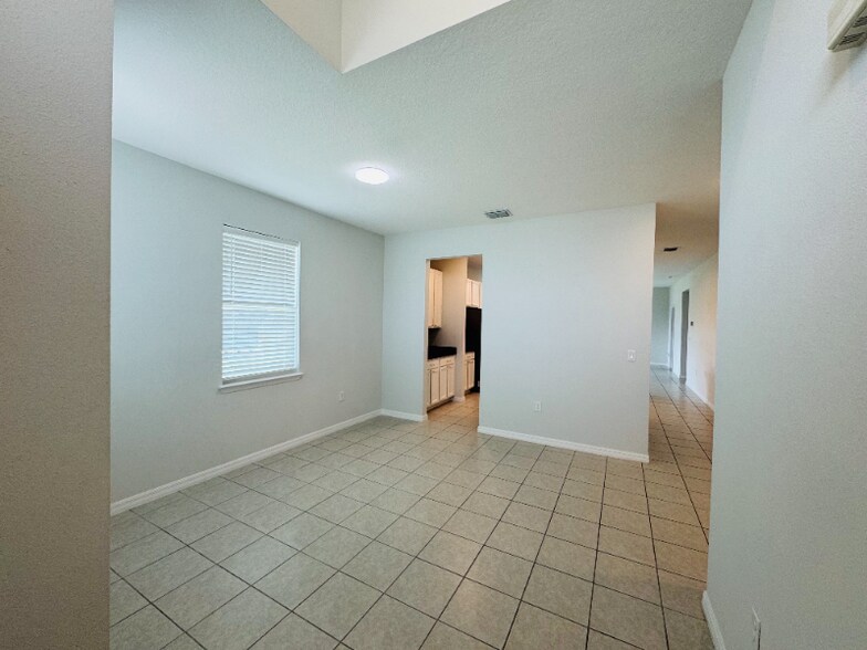 Building Photo - 5624 Beggs Rd
