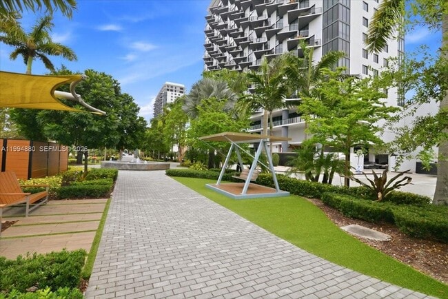 Building Photo - 5300 Paseo Blvd