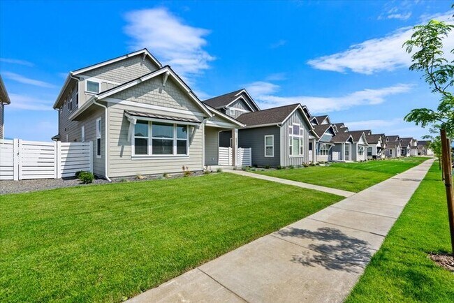 Building Photo - Cardinal