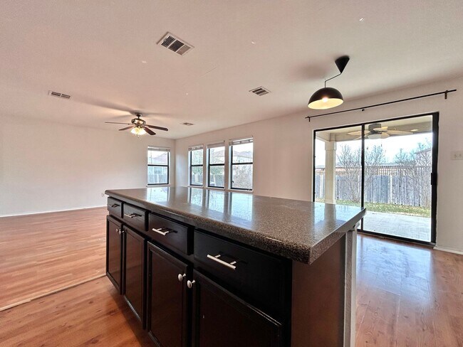 Building Photo - 2417 McCook Dr