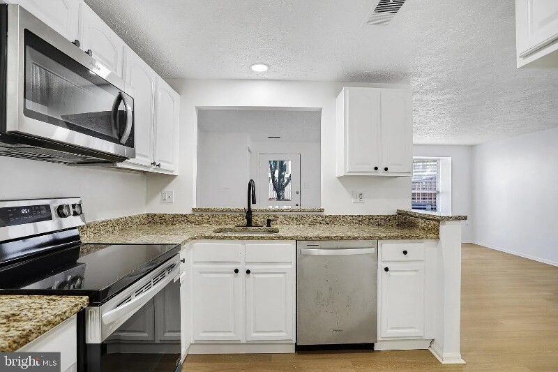 Building Photo - 19804 Larentia Dr