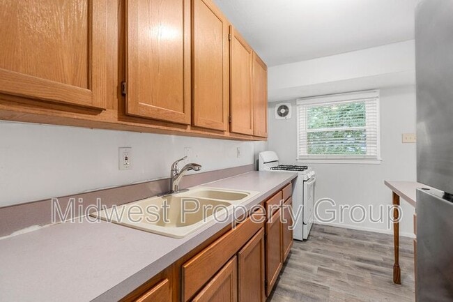 Building Photo - 306 Banff Cir