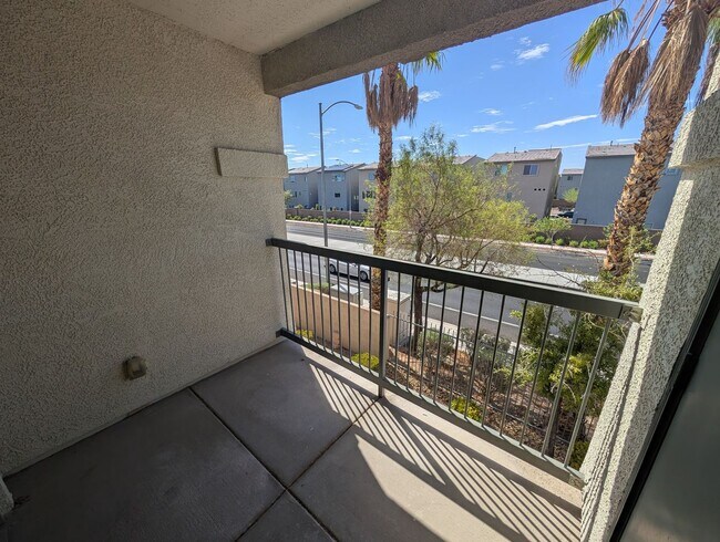 Building Photo - 8000 W Badura Ave