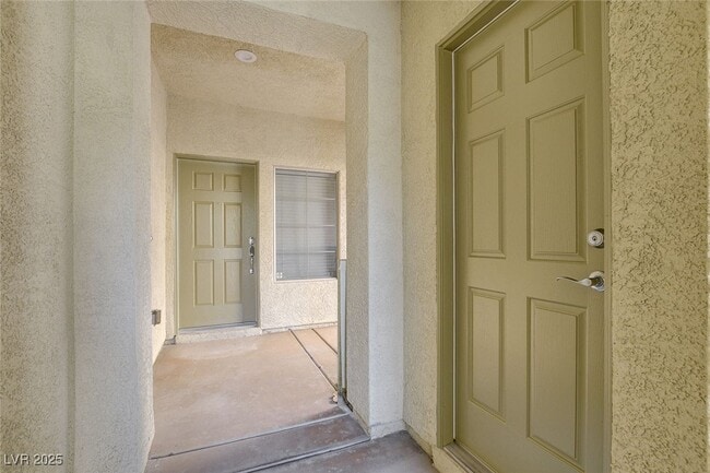 Building Photo - 1068 Riddle Glen St