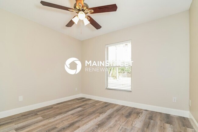 Building Photo - 3 Bedroom Pet-Friendly Home in CLERMONT, FL with Main Street Renewal