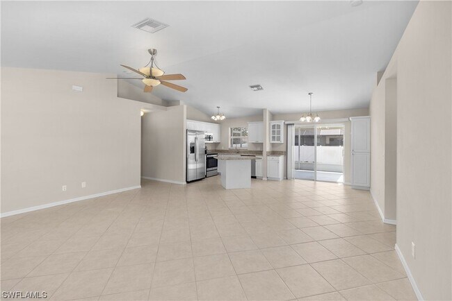 Building Photo - 2721 SW 12th Ave