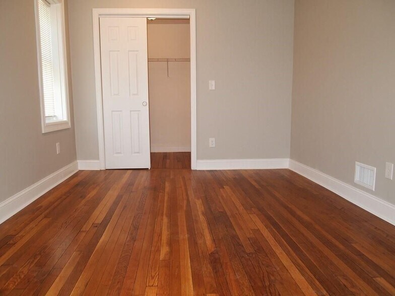 Building Photo - 7 Pequot St