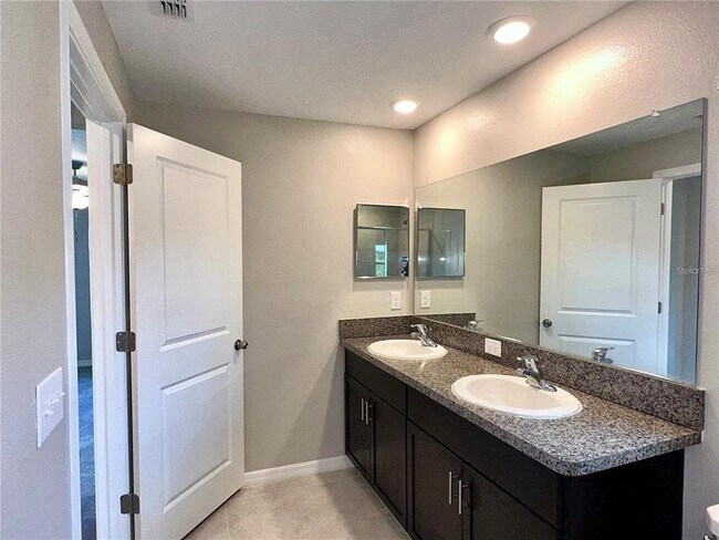 Building Photo - 3616 Bellmeade Ct