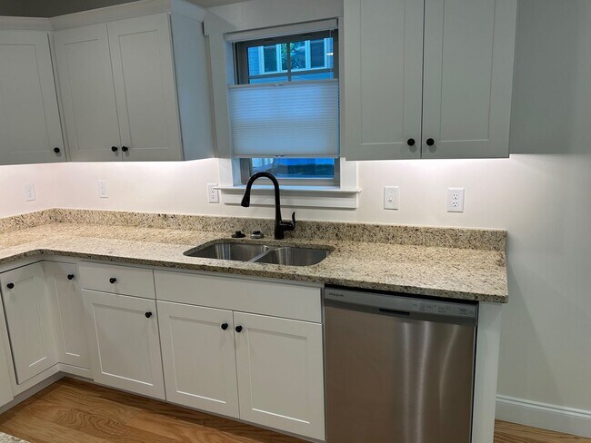 Building Photo - East AVL - 2022 Craftsman Custom Build