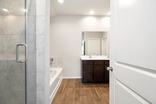 Building Photo - 22810 Panaro River Dr