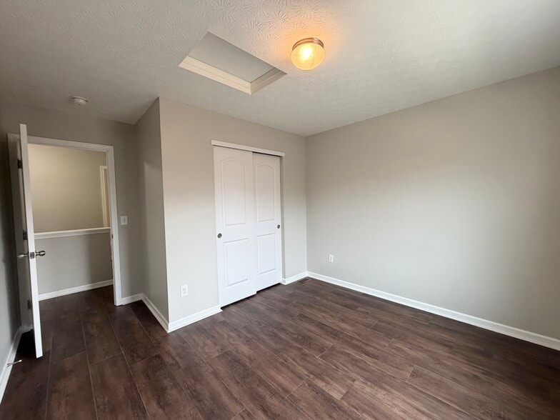 Building Photo - 1404 Bellow Falls Pl