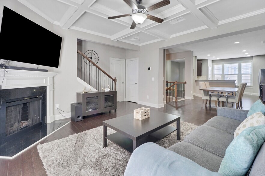 Building Photo - 5084 Whiteoak Ter SE