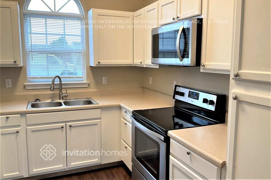 Building Photo - 5807 Bridgeway Dr