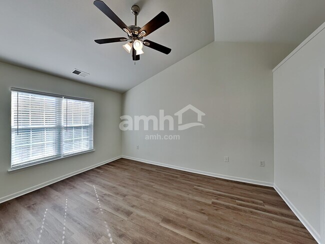 Building Photo - 194 Mott Rd