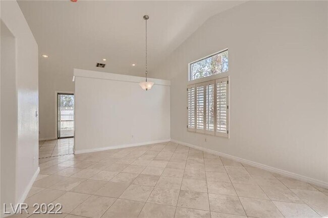 Building Photo - Charming Single-Story Home in Gated Community with Resort-Style Amenities!