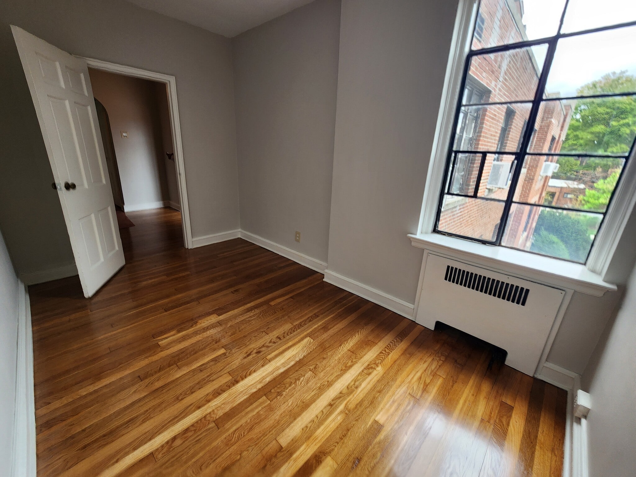 Building Photo - 105 Longwood Ave