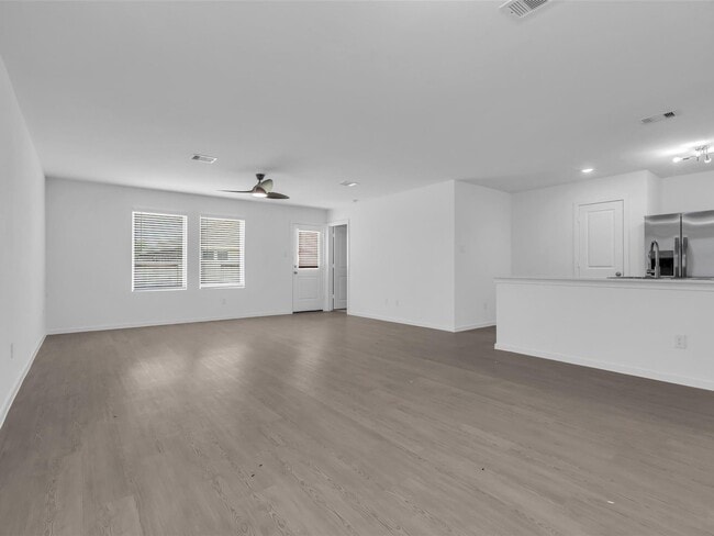 Building Photo - 277 Douglas Hls Dr