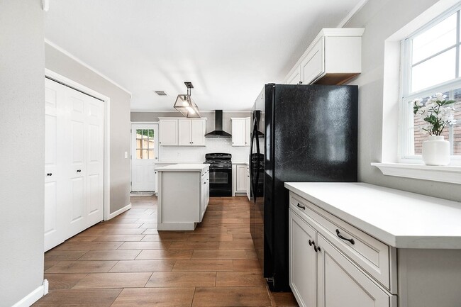 Building Photo - 17203 Kettle Creek Dr