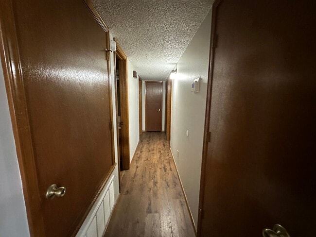 Building Photo - Introducing a charming 3-bedroom, 2-bathroom home located in Russellville, AR
