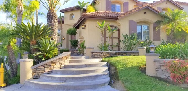 Primary Photo - Solar/Pool/Spa/Water fall BBQ outdoor Pizz...