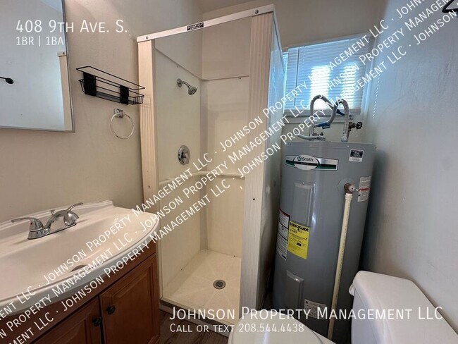 Building Photo - 408 9th Ave S