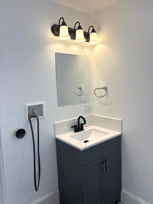 Building Photo - 132 Division St