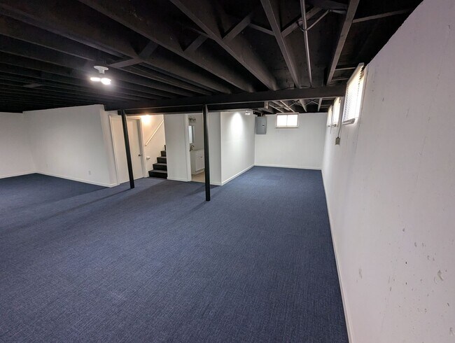 Building Photo - Stylish Santa Maria Stunner - **1/2 off First Month's Rent!!**