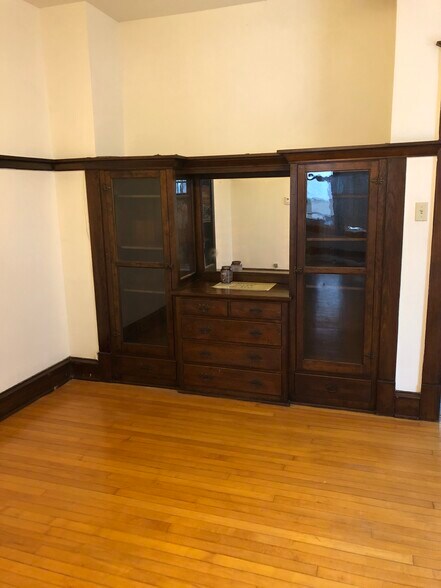 Dining room - 810 Swift Ave