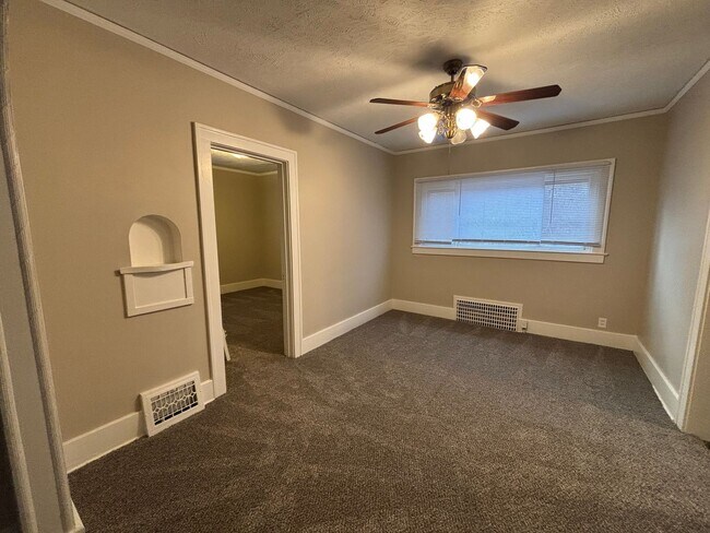 Building Photo - Charming Hilltop Home with Stunning City Views