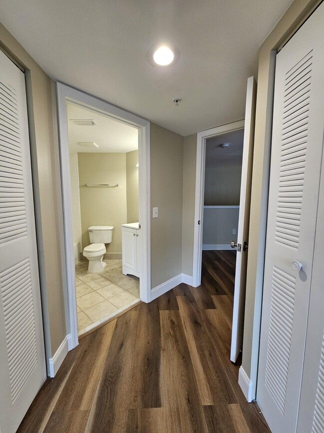 Building Photo - 4187 N Haverhill Rd