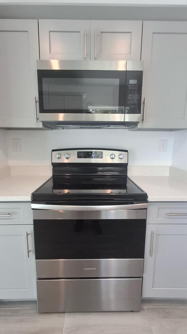 Building Photo - 19850 Eagle Dr