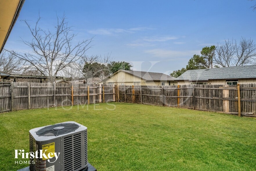 Building Photo - 6403 Redwood Ln