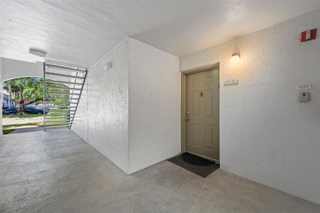 Building Photo - 530 S Park Rd