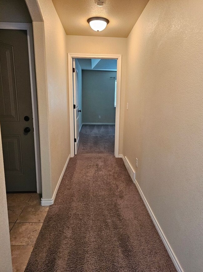 Building Photo - 6953 Hitching Post Ln