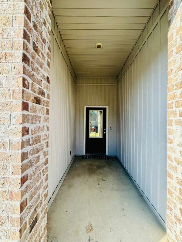 Building Photo - 24359 Dawson Ct