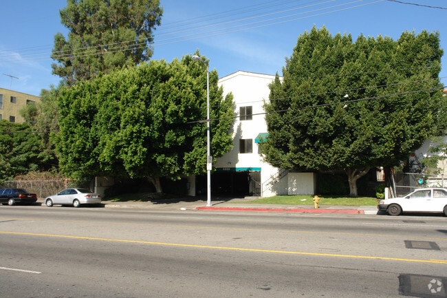 Building Photo - 6859 Laurel Canyon Blvd
