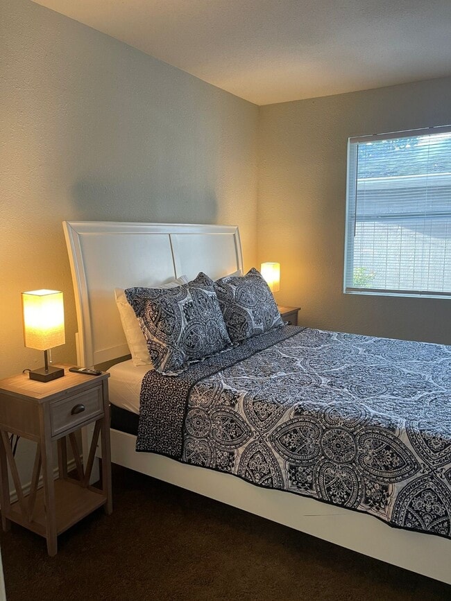 Building Photo - 2010 Caplin St