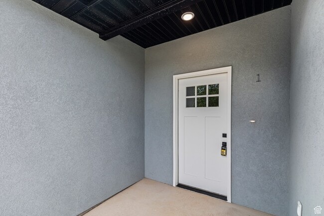 Building Photo - 150 S 100 E