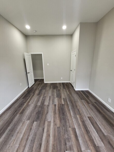 Building Photo - 132 N 50th St