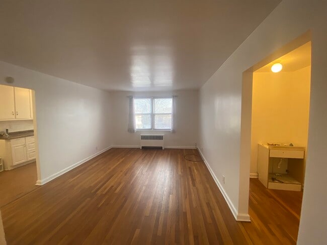 Building Photo - 965 Avenue C