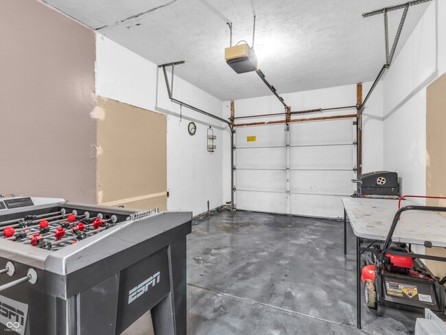 Building Photo - 12386 S Hillview Dr